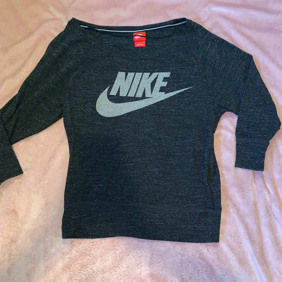 Nike Tops - NIKE Lightweight Pullover